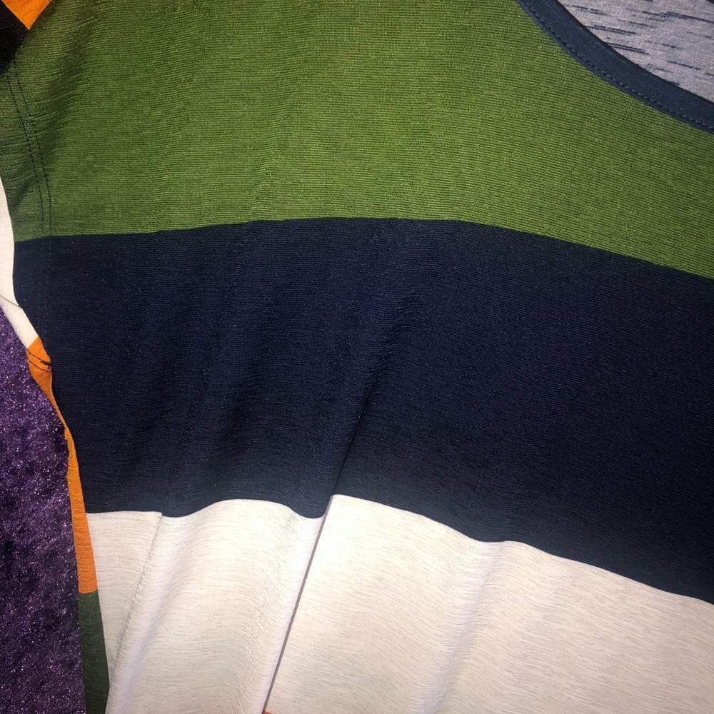 Cute Strpped t-shirt - Picture 2 of 3